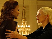 Софи Тёрнер и Джессика Честейн на кадрах из "Тёмного Феникса"