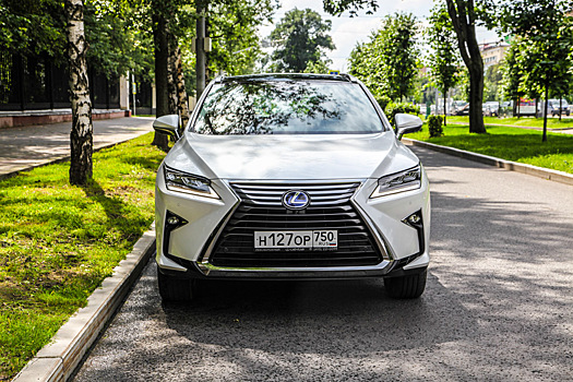 Тест-драйв: Lexus RX 450h