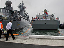 Экипажи боевых кораблей КНР  приняли участие в параде Победы в Новороссийске