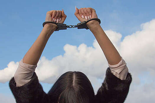 Парикмахера из Петербурга осудили на пять лет тюрьмы за дискредитацию ВС РФ