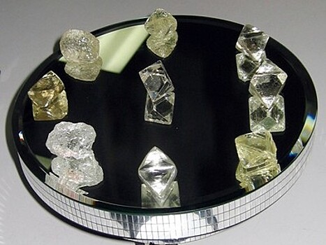 "АЛРОСА" продала во Владивостоке алмазы на $9 млн
