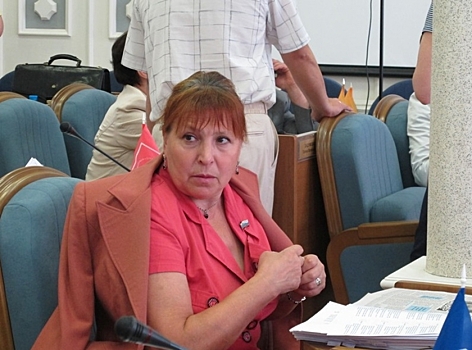 Главу района в Костромской области признали виновной в покупке иномарки