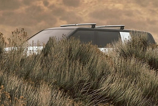 Rivian R2 спрятали в траве перед премьерой