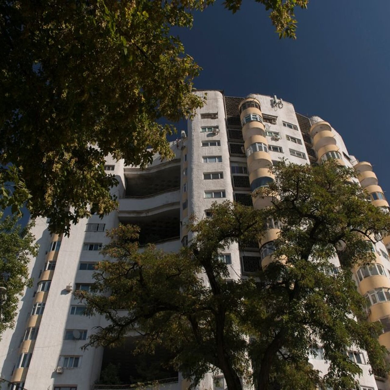 Экспериментальный дом жемчуг в ташкенте. Здание жемчужина ташкент. Дом жемчуг. Гостевой дом жемчуг village адлер. Дом жемчуг.