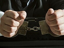 Мосгорсуд продлил арест попавшимся на взятке полицейским