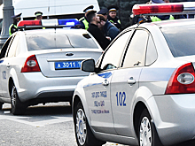 Пьяный полицейский протаранил авто с женщиной
