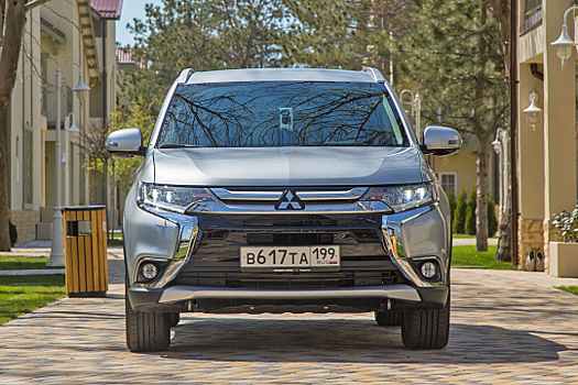 Длительный тест Mitsubishi Outlander. Часть 1: мастер обновлений