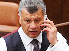 Экс-сенатор и отставной генерал полиции подрались