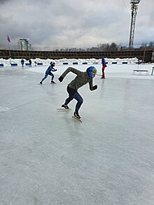 Лучший чтец страны из Воткинска, победы ижевских конькобежцев и Кубок Дэвиса в руках россиян: новости к этому часу