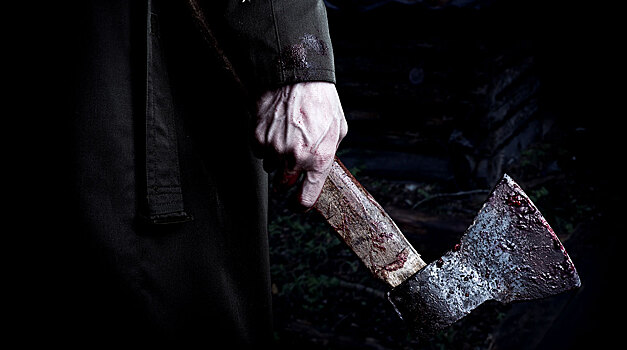 Россиянин устроил ДТП и разбил стекло машины пострадавшего топором