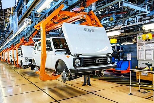 АвтоВАЗ снова остановит конвейеры, хотя спрос на «Лады» растет