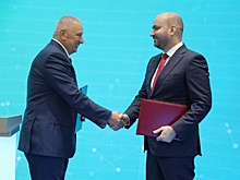 Губернатор Вячеслав Федорищев и руководство ГК "Полипласт" на ПМЭФ-2025 договорились о расширении сотрудничества