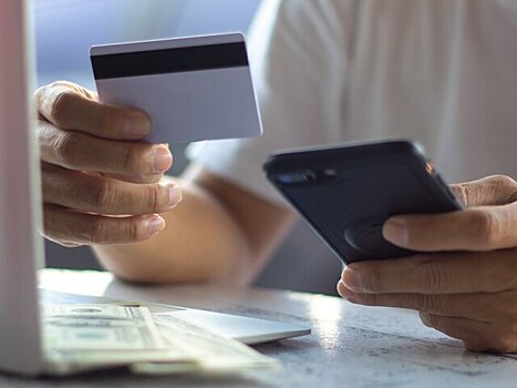 Роскачество: при нахождении банковской карты не нужно пытаться снять с нее деньги