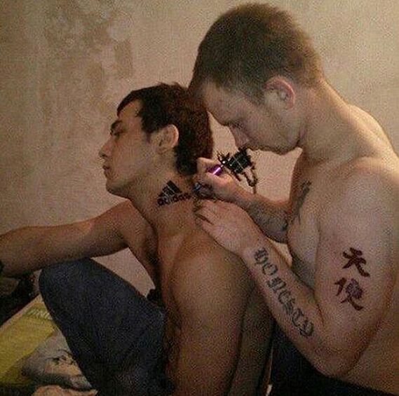 Когда не хватило денег на кроссовки. 