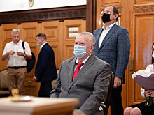 Врачи приводят Жириновского в сознание только на пару часов. Большую часть времени он в коме