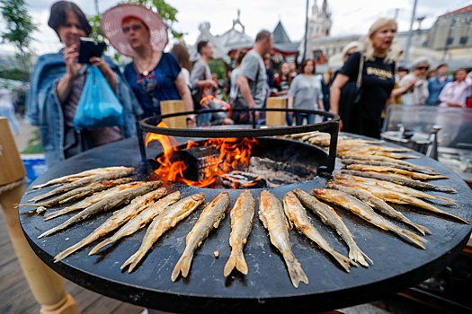 Льготы, вино и фестивали: как россиян планируют приучать есть рыбу