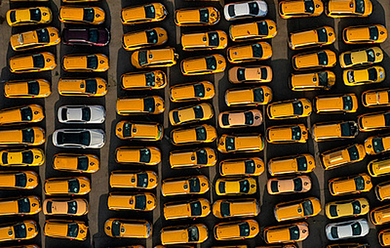 Агрегаторам права и обязанности. Как в России пытаются отрегулировать сферу такси