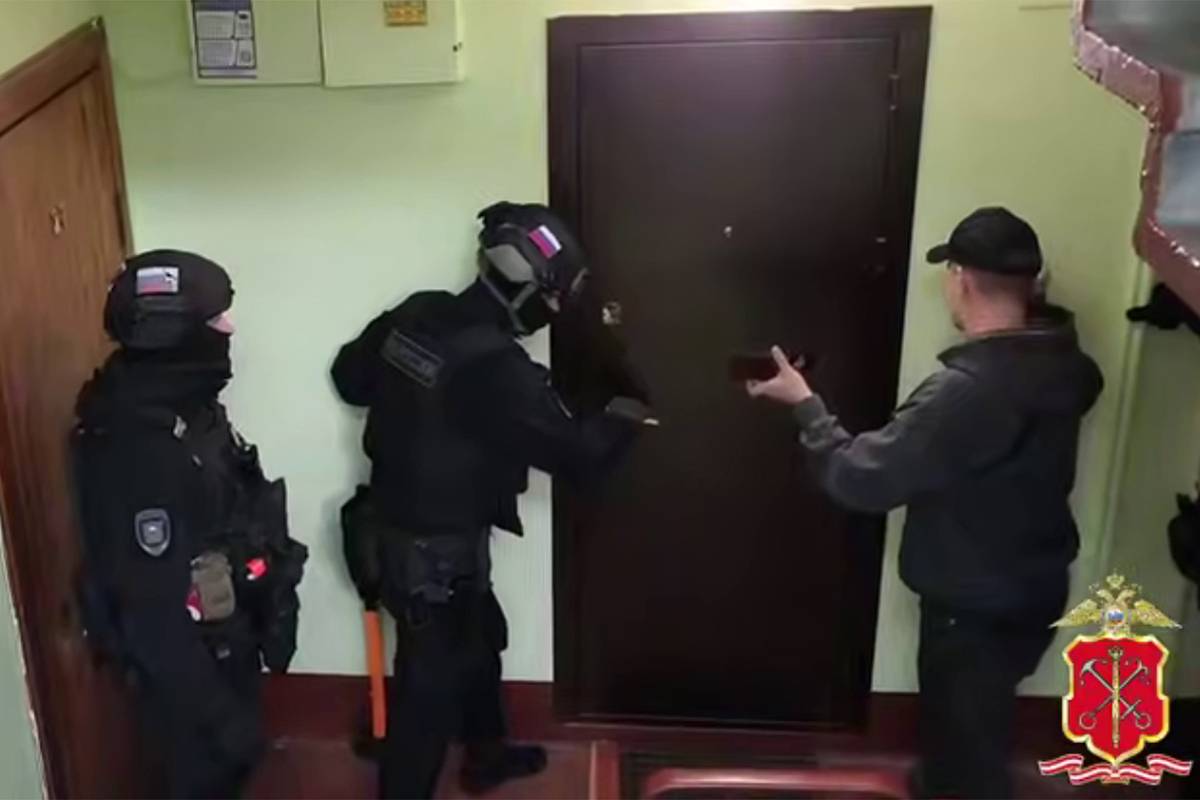 Учредителя российской ритуальной фирмы подвергли пыткам молотком на глазах жены