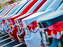 Импорт легковых авто в РФ сократился на треть