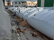 У крымского зернохранилища сорвало крышу и 100 тонн зерна могут пропасть