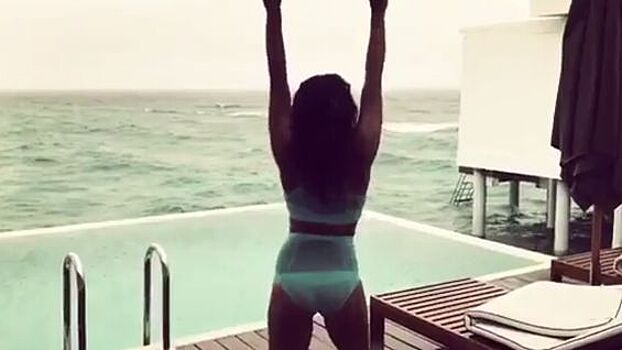 Видео: Нюша исполнила сексуальные танцы в бикини после тайной свадьбы на Мальдивах