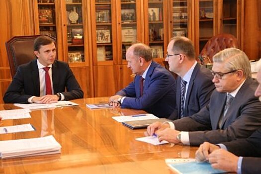 Клычков обсудил с представителя Газпрома социальные проекты