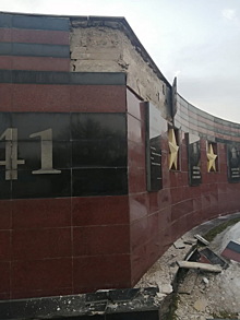 Памятник героям Советской Армии разрушил «естественный износ»