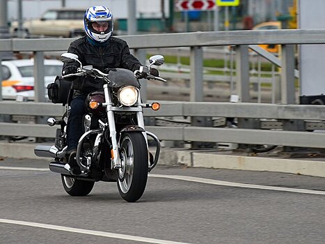 ГИБДД Москвы призвала мотоциклистов завершить сезон