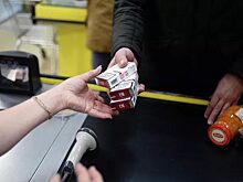 Красноярские депутаты раздают мобилизованным сигареты