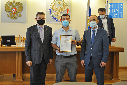 Глава Дагестана обьявил благодарность студентам ДГМУ за помощь в борьбе с коронавирусом