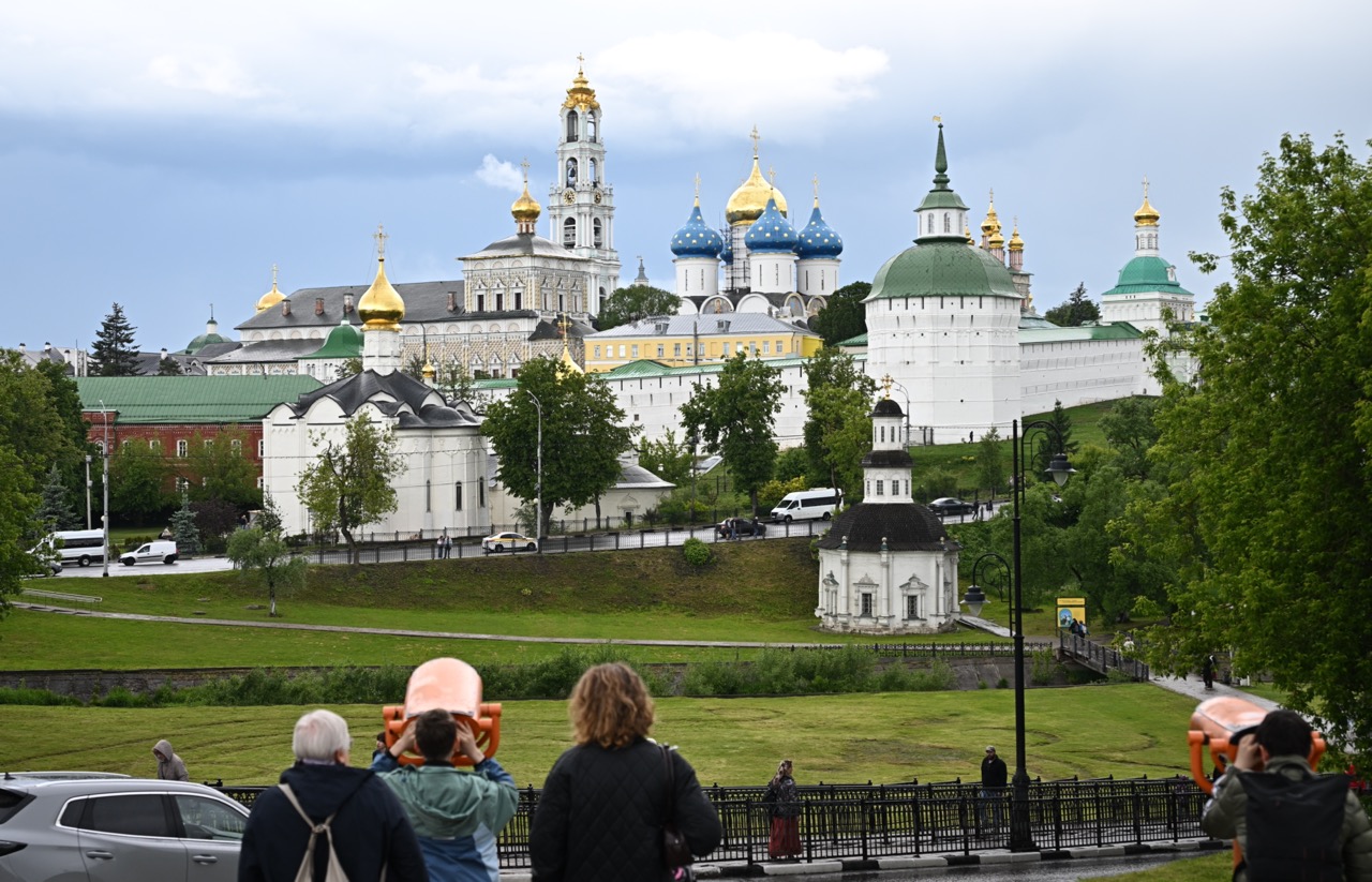 В Троице-Сергиевой лавре археологи с помощью георадара нашли скрытые могилы