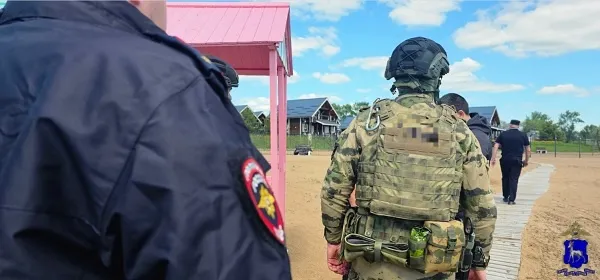 В Самаре иностранцы притворились мебелью, чтобы избежать проверки