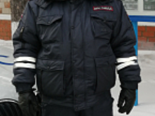 В полицию Оренбургской области обратились местные жители с просьбой выразить благодарность полицейскому, оказавшему помощь в сложной ситуации, возникшей на дороге