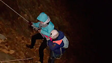 Опубликованы кадры спасения туристов из пещеры вулкана в Приморье