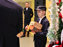 Заместитель начальника донского главка МВД осуществил новогоднюю мечту ростовского школьника