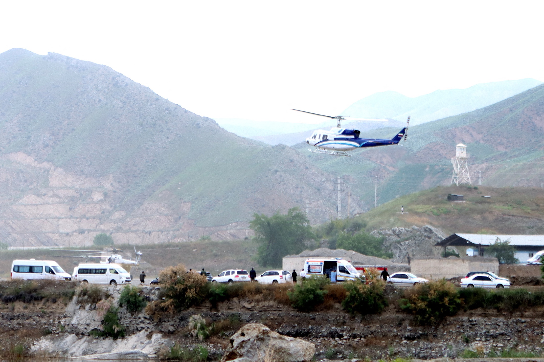 МИД Ирана: Находившийся на борту вертолета Раиси имам дважды выходил на связь