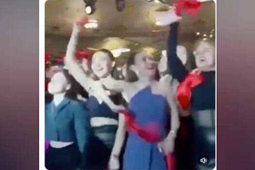 Американцы удивились россиянкам на корпоративе компании из Екатеринбурга