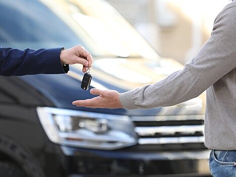 Эксперт сообщил о схеме обмана покупателей машин с фиктивной арендой