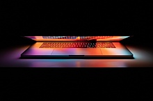 MacBook Pro с OLED-экраном задержится до 2026 года