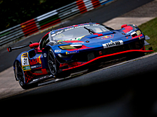 Макс Ферстаппен уверенно лидирует на Нюрбургринге