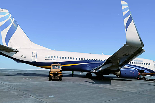 В аэропорту Норильска задержали вылет лайнера из-за повреждения шасси