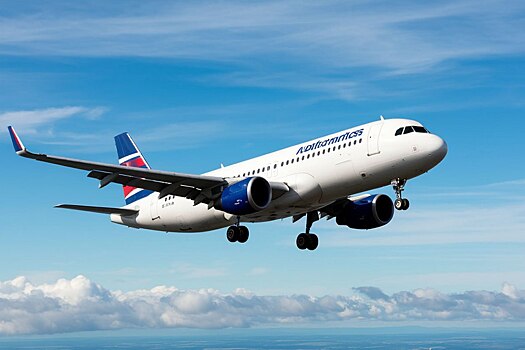 В туалете самолёта рейсом Абакан – Москва обнаружили тело пассажира с признаками асфиксии