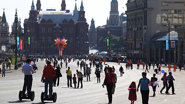 Более 4 млн туристов посетили Москву в течение лета