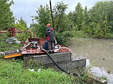 В Челябинске устраняют последствия ливней