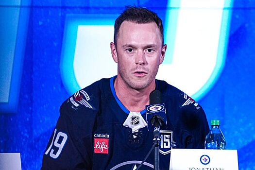 37-летний Джонатан Тэйвз провёл свой 1100-й матч в НХЛ