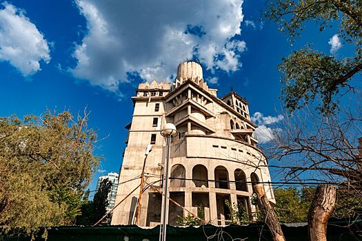 Судьба замка-недостроя в парке Краснодара решится в начале сентября