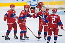 За полярным кругом прошёл матч сборной Норильска и команды «Легенды хоккея»