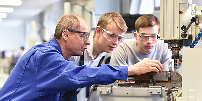 День профессионально-технического образования в России: какие профессии сейчас популярны?