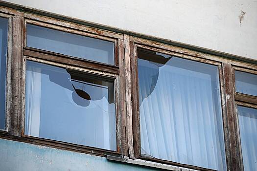 Двухэтажный дом в Донецке поврежден в результате удара ВСУ