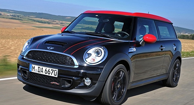 Сможет ли 500-сильный Mini обогнать Charger Hellcat с 1000-сильным мотором?